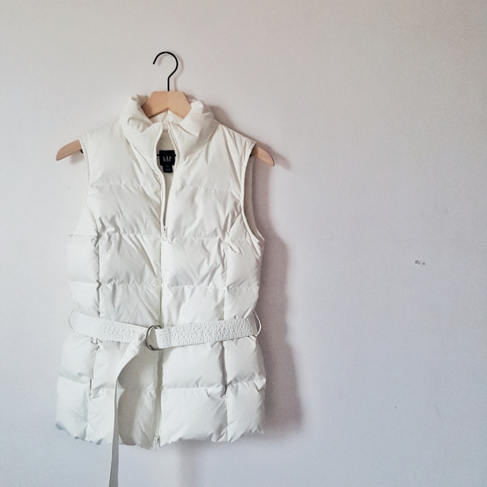 GAP White Puffer Vest with Belt